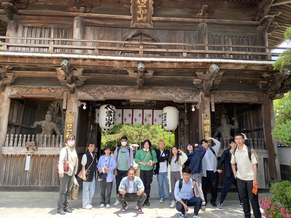 「留学生基礎ゼミ」を受講する外国人留学生達の日本文化体験ツアーを実施しました
