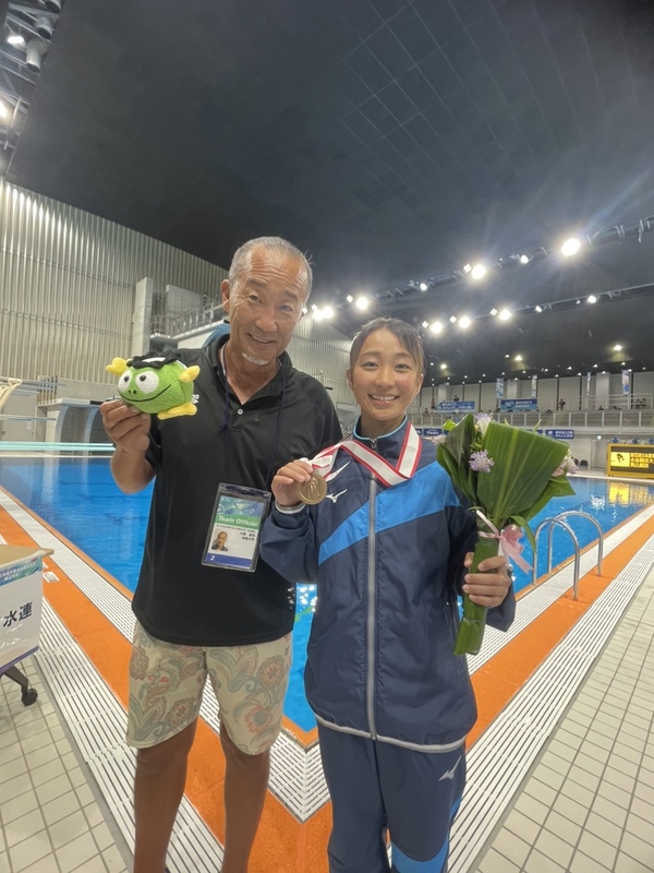 森岡さくらさん（児童4年）が飛び込みの日本選手権1メートル板飛び込みで初優勝しました｜四国大学