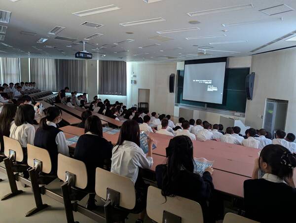 生光学園高等学校との高大連携教育プログラムを実施しました