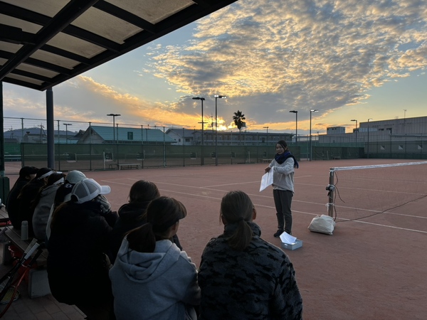 陸上競技部、女子ソフトテニス部の学生が四国大学スポーツファーマシストによるミニ講習を受講しました